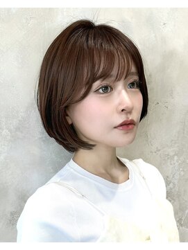 アフロート ルヴア(AFLOAT RUVUA) 〔岩田莉奈〕ハイライトで白髪ぼかし★くびれショートボブ 新宿