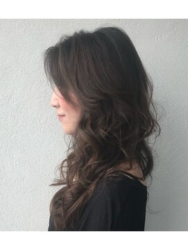 ヘアーデザイニングアリュール(Hair Desining ALLUЯE) セミロングレイヤー【総社】【アリュール】【美容室】【倉敷】