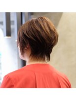 ジェーン(JANE)&nbsp;【ゲストスナップ】襟足すっきり大人ショートボブ。