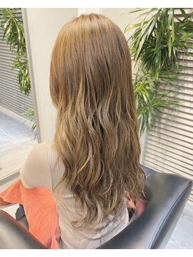 ローラム(LOLAM) ベージュカラー