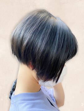 ソフトヘアカッターズ(soft HAIR CUTTERS) 20代30代☆前下がりハンサムショート×艶感ブルーブラック