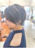 スタイリングが簡単☆インナーカラーと相性が良い◎丸みショート