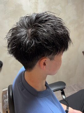 ディスイズバーバーサード(THIS IS BARBER 3rd) ツーブロック　束感　アップバング