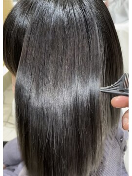 シアン 矢場町店(CYAN.) ブリーチ縮毛矯正