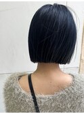 【Barouche/中島綾子】ネイビーカラー　切りっぱなしボブ　堀江