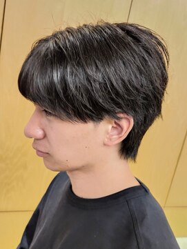 ヒュイル バイ ニアウ(Hwyl by Niau) メンズマッシュセンターパートスパイラルパーマニュアンスパーマ