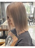 外ハネボブ 切りっぱなしボブ ハイトーンカラー ミニボブ