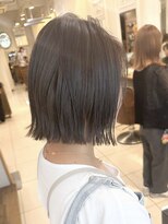 ネオリーブ チロル 横浜西口店(Neolive CiroL.)&nbsp;シークレットハイライトグレージュ切りっぱなしボブ【横浜】k