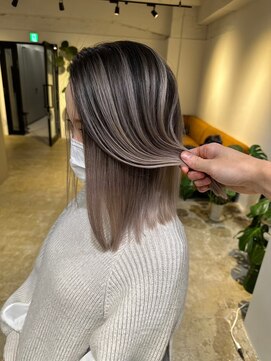 メリー オオサカ(Merly Osaka) 中明度グレージュ バレイヤージュ