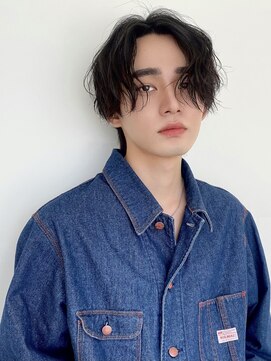 ユーフォリア 渋谷グランデ(Euphoria SHIBUYA GRANDE) ニュアンスパーマ　ウェーブパーマ　センターパート　MOMO