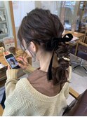ヘアアレンジ　編み下ろし　ローポニー　ベロアリボン