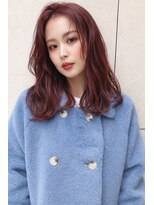 ジゼルアライ(gisele arai) ツヤ感ボルドー × 大人ミディレイヤー