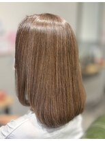 アンジー(Angee) 白髪を活かす明るめカラーで自然な仕上がり