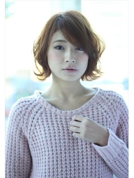 シャイニー(SHINY) どの角度からも自信持てる☆外ハネショートボブ☆