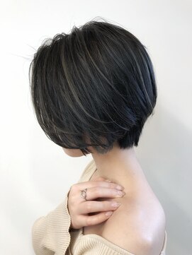 バズ ビー(BUZZ Bee) 【梅田】コントラストハイライト×シルバーグレージュ☆