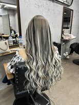 ワン(ONE) グレー