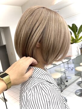 ルートエイチ 市川(Root H) 斜めバング斜めバングデザインカラーシルキーベージュ