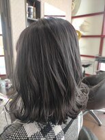 ヘアーズ ベリー 川西店(hairs BERRY) グレー