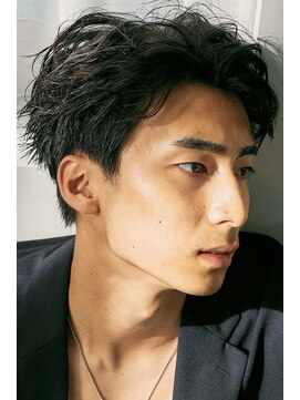 ノイ(noi) センターパートニュアンスパーマ刈り上げツーブロックメンズヘア