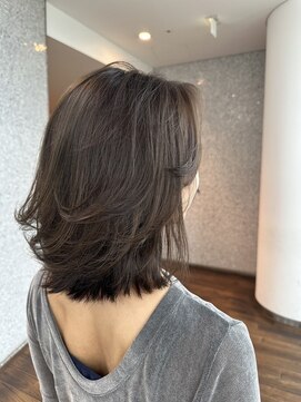 ザック ヴィ(ZACC  vie) オシャレなハネ感レイヤーカット