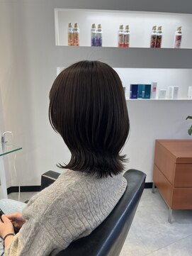 ディーボーイリタ 光の森(D-BOY Lita) くびれ外はねボブ