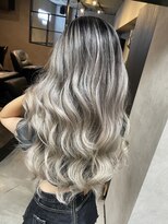 サニー 渋谷(SUNNY)&nbsp;バレイヤージュ、ハイライト、レイヤーロング、グレーベージュ