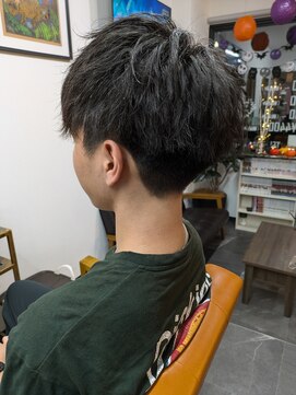 リアン マッシュ刈り上げ