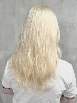 ラベル 渋谷(LAVEL) ホワイトベージュ抜きっぱなしブロンド波巻きウェーブ韓国巻き