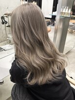 ロマーリ(LOMARLIE)&nbsp;20代30代ロングミルクティーベージュオリーブ透明感カラー