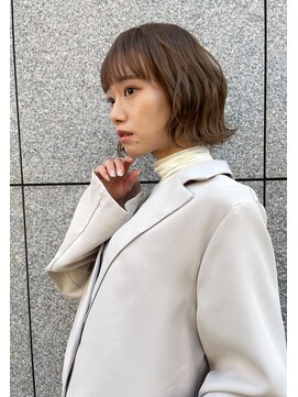 大人抜け感やわらかショートボブ