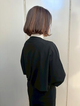 バズ ビー(BUZZ Bee) インナーカラー/チョコレートカラー/ミディアムボブ