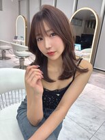 ロンドルピナス 小倉(Lond Lupinus) ミディアムレイヤーカット/似合わせカット/大人ガーリー/20代