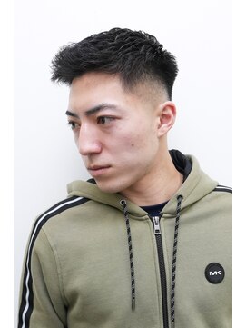 ルックグッドストア(LOOK GOOD STORE) メンズカットスキンフェードフェザーアップクロップバーバー三宮