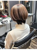 ヘアアンドメイク エジェリ(hair&make egerie) ピンクベージュコントラストカラー・ショートボブ