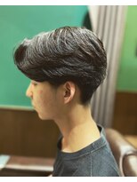 ヒロギンザバーバーショップ 丸の内店(HIRO GINZA BARBER SHOP)&nbsp;前下がりセンターパート　ニュアンスパーマ　東京/丸の内/大手町
