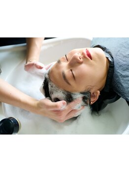 【武蔵浦和駅徒歩2分】"クレスフィリアオリジナルヘッドスパ"で健康的な美しい髪と頭皮へ導きます！