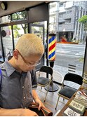 金髪ボウズ