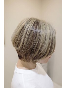 クロエバイラヴィズム 石山店(CLOE by LUVISM) グラデーションボブ