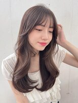 ファナ(fha-na)&nbsp;レイヤーカット/韓国ヘア/小顔/前髪長め/オリーブグレー