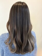 アリエル セバスチャン&nbsp;大人可愛い！ナチュラルバレイヤージュ