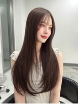 クイーン バイ ノイズ 西院(QUEEN by noism)&nbsp;ナチュラルハッシュカットストレートスタイル