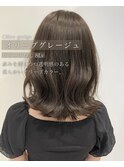 オリーブグレージュ