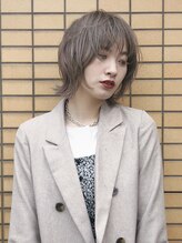 ヴィレッタ(VIRETTA) グレーベージュ×ショートウルフ『丸みショート』