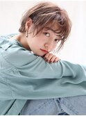 奥行きがあるハンサムショートに、柔らかいパーマをプラス