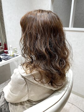 ヴィフ ヘアアンドデザイン(Vif hair&design) パーマでしっかりめのウェーブ×セミロングレイヤー