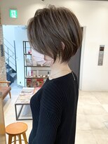 バンプ ギンザ(BUMP GINZA)&nbsp;《30代40代》白髪ぼかしハイライト×前下がりボブ【イケダ】