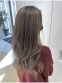 白髪もぼかせるバレイヤージュ