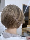 透明感カラー ブリーチオンカラー グレージュ ショートボブ