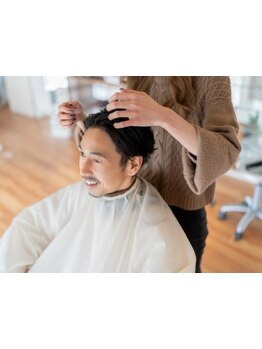 メンズ専門店の技術で、ONもOFFもキマる大人スタイルを。