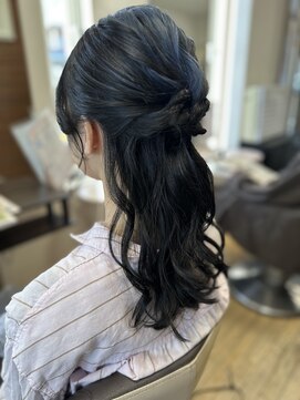 アートランドユージン(art land u-jin) ハーフアップスタイル